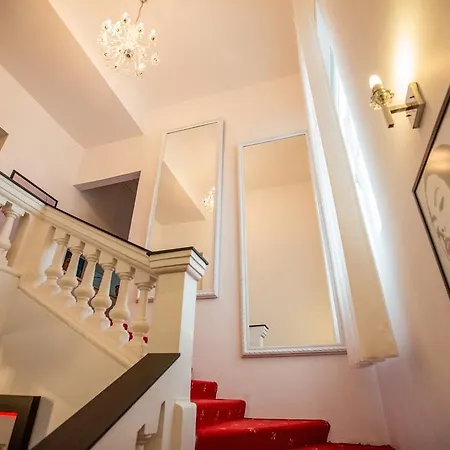 Hotel Living Tirana
