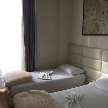 Living 3* Tirana