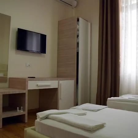Living Tirana