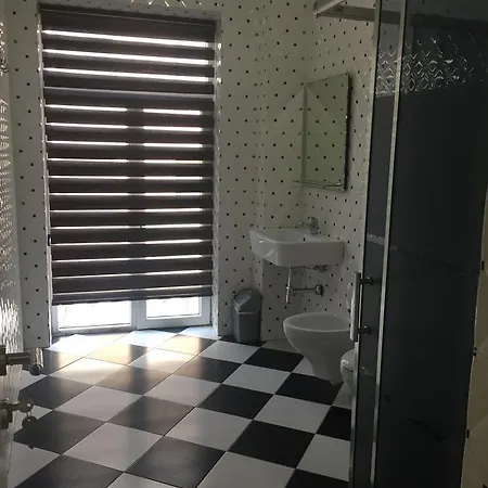 Living 3* Tirana