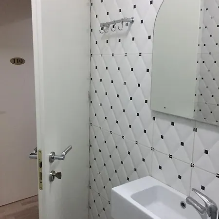Living Hotel 3*